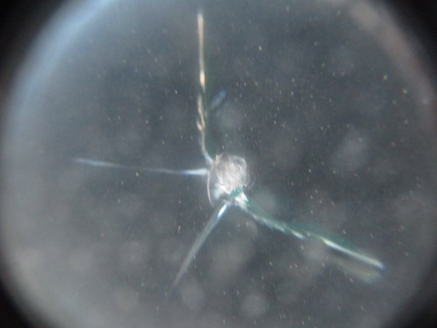 社外品ガラスでもフロントガラスのひび割れ修理できます！