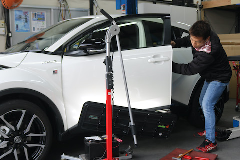 最速で心のヘコミを治します！愛車のヘコミはデントリペア！