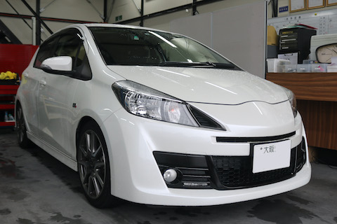 愛着ある車のエクボ修理はデントリペアで直す！