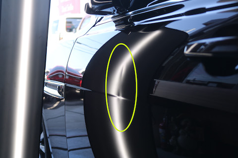 ドアの大きなヘコミを塗装しないで直す技術！