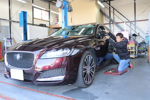 ドアの大きなヘコミを塗装しないで直す技術！