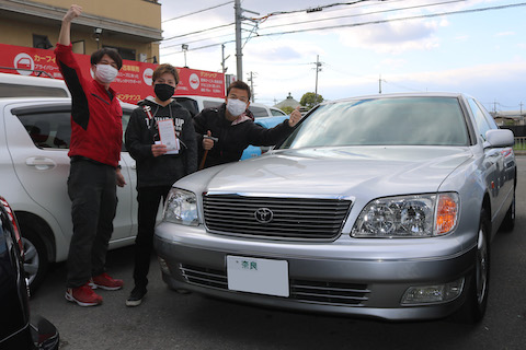 連休中に飛び石被害が続出！フロントガラスは交換しないで直せます！