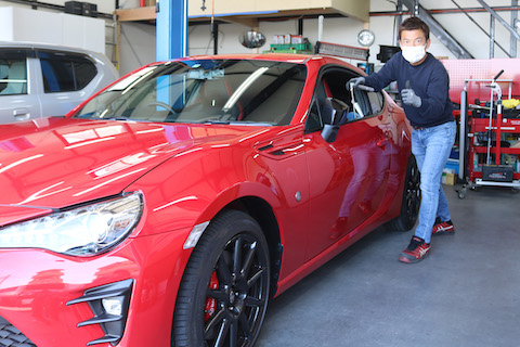 車のドアのヘコミなら15分〜最速修理が可能！