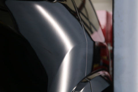 大阪で約15年の経験があるデントリペアショップ