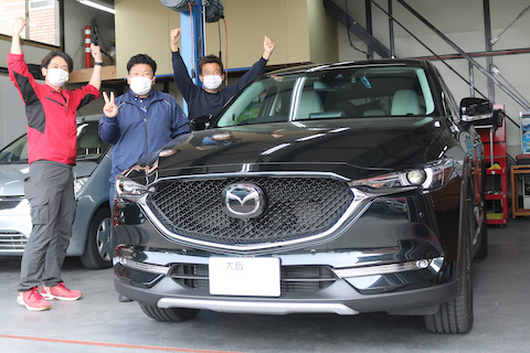 スーパーでドアパンチ被害、警察立会でスーパーのカメラ確認可能