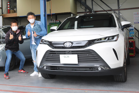 車のドアパンチ被害で出来たヘコミの修理費用を最小限に！