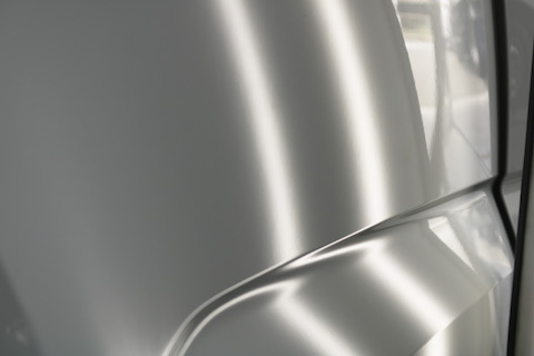 自転車が倒れて車に傷やヘコミ。オススメの修理方法は？