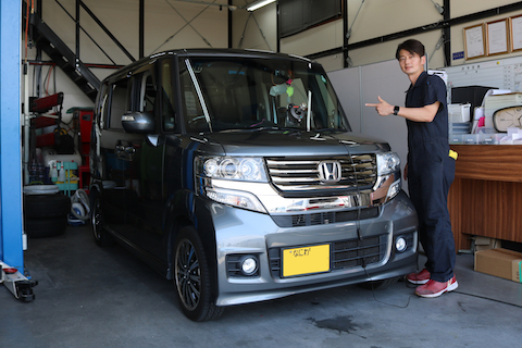 フロントガラスのひび割れの広がりを防止する修理があります！