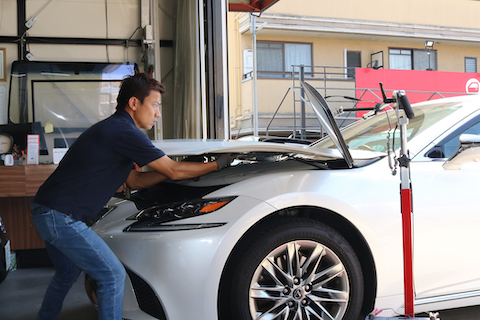 ボンネットのヘコミ修理費用、8,000円〜と最安値！