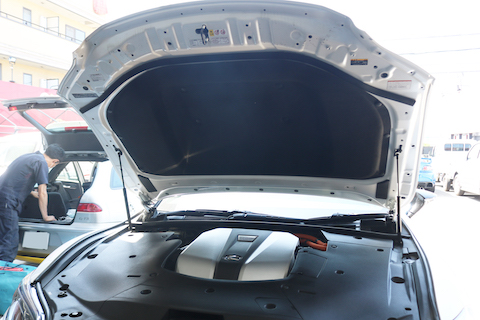 ボンネットのヘコミ修理費用、8,000円〜と最安値！