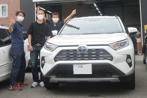 パールホワイトの板金・塗装は高額修理！デントリペアなら8,000円〜