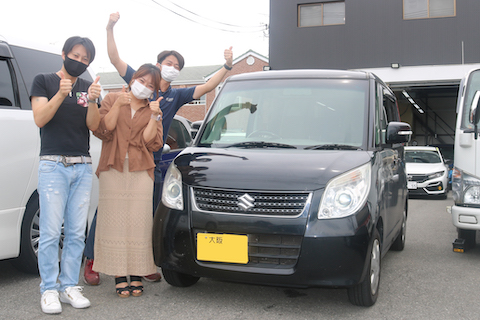 フロントガラスに大きなひび割れ500円玉超えても修理可能！