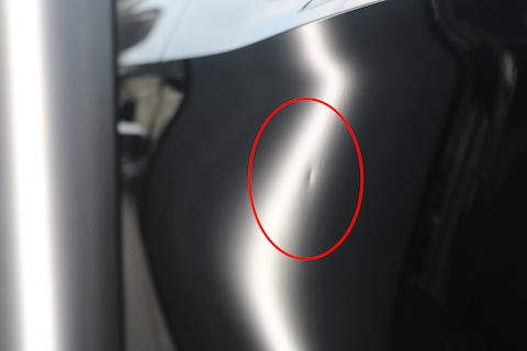 アウディのリアフェンダーのヘコミ修理が10秒で直る？！