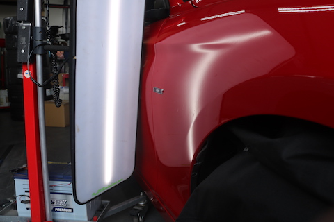 BMWのヘコミ修理がたったの8,000円〜で直ります！