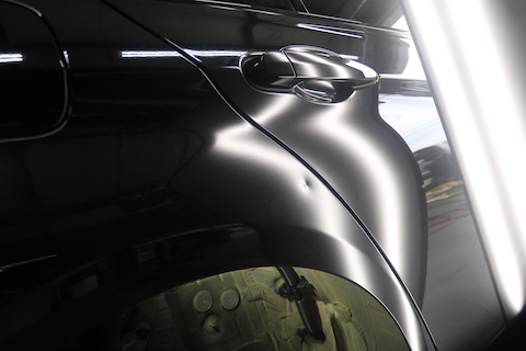 車の気になるヘコミ2箇所目から半額、複数修理がお得！