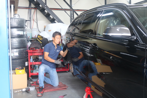 車の気になるヘコミ2箇所目から半額、複数修理がお得！