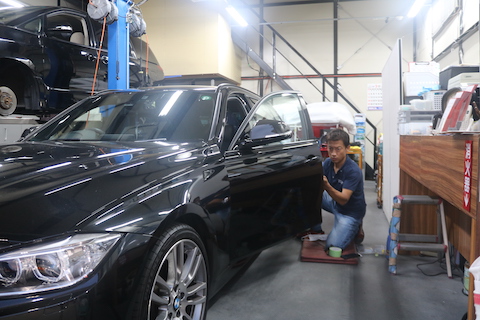 車の気になるヘコミ2箇所目から半額、複数修理がお得！