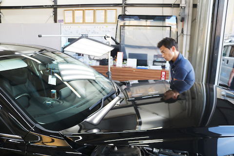 雹やあられでルーフにヘコミが複数！こんな時もデントリペア