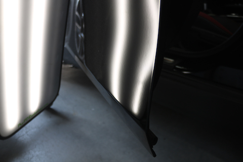 車のドアをぶつけた修理代、8,000円〜で直ります！