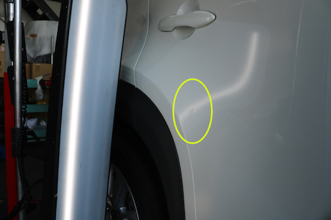 ヤリスクロスのヘコミ修理、新車なら塗装よりもデントリペア！