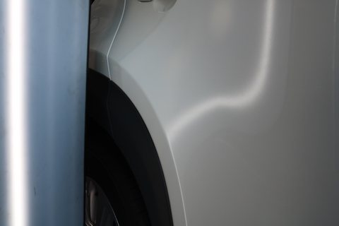 ヤリスクロスのヘコミ修理、新車なら塗装よりもデントリペア！