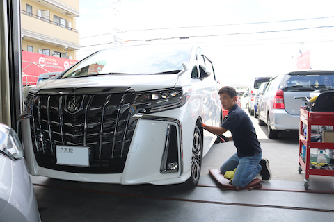 アルファードフェンダー、塗装しないヘコミ修理