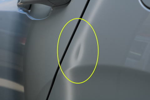 クォーターパネルの凹み修理、板金でも8,000円〜