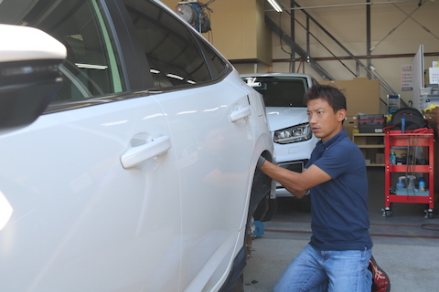 クォーターパネルの凹み修理、板金でも8,000円〜