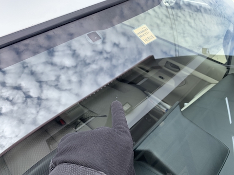 日曜日もフロントガラスを当日修理可能！