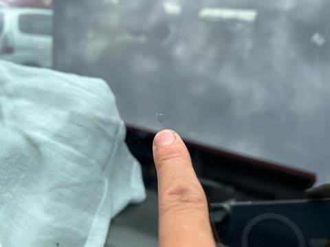 DIYのフロントガラスのヒビ修理失敗！補修できます！