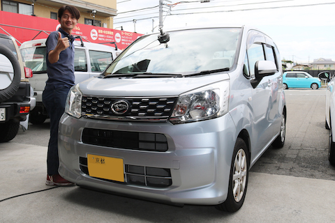 日曜日もフロントガラスを当日修理可能！