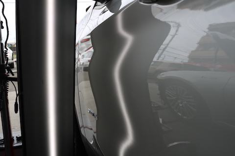 プレスラインが潰れたヘコミを短時間で綺麗に復元！