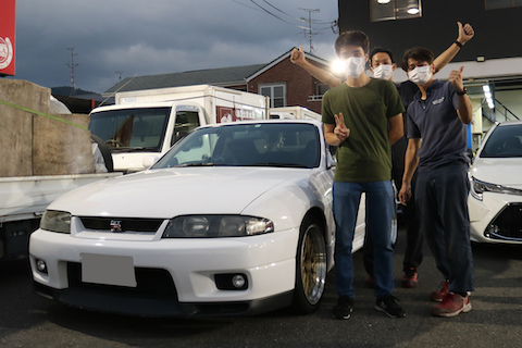 20年前のGT-Rのフロントガラスも社外品で交換可能！