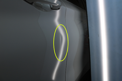 車２台のヘコミを同時に預かって即時施工！