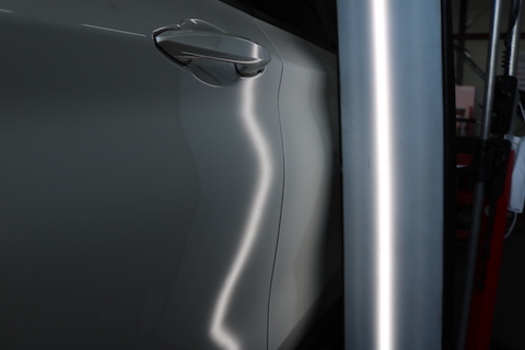 車２台のヘコミを同時に預かって即時施工！