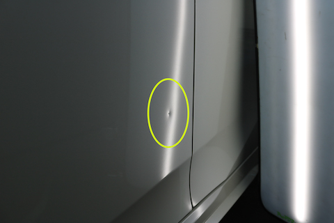 車２台のヘコミを同時に預かって即時施工！