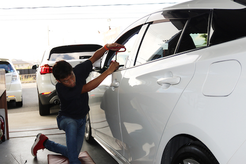 車２台のヘコミを同時に預かって即時施工！