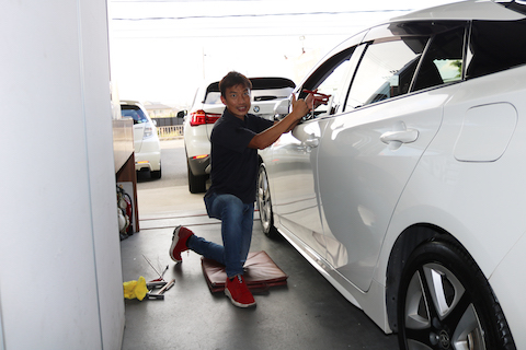 車２台のヘコミを同時に預かって即時施工！