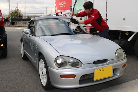 フロントガラス端っこのひび割れでも直せるウインドリペア