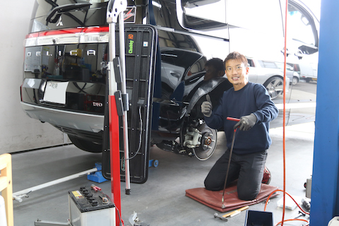 リアタイヤ上辺りにヘコミができても塗装しない修理で解決！