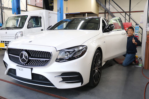 ベンツ ドアのデントリペア、ドア内側分解して直接押し出し