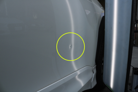 ヤリスクロス新車のヘコミ修理も塗装しないデントリペア ！