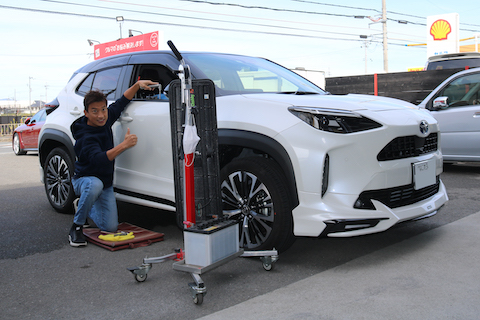 ヤリスクロス新車のヘコミ修理も塗装しないデントリペア ！