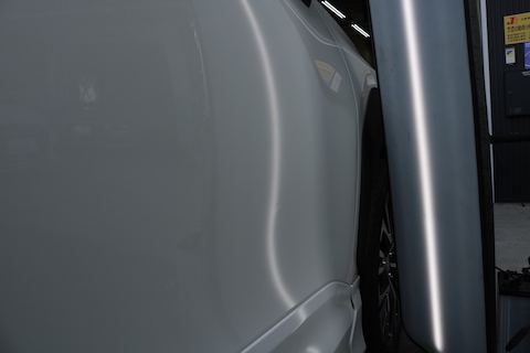 ヤリスクロス新車のヘコミ修理も塗装しないデントリペア ！