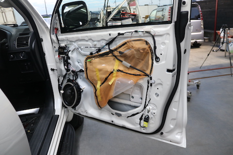 本当に綺麗に直ったとお客様驚き！新車のヘコミが瞬時に消える！