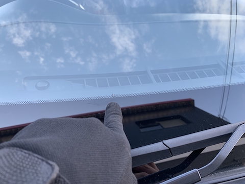 フロントガラスの傷はウインドリペアで直してください！