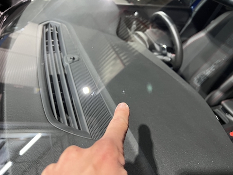 フロントガラス修理、当日修理希望を受付します！