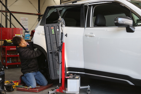 契約駐車場で隣の車から複数回のドアパンチ被害！