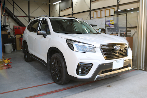 契約駐車場で隣の車から複数回のドアパンチ被害！