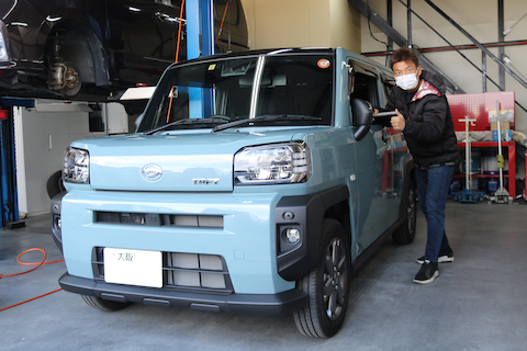 新車タフトのドアにヘコミができても数分で修理が可能！